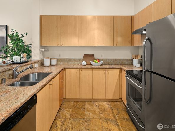 668 S Lane Street 711, Seattle WA 98104