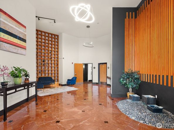 668 S Lane Street 711, Seattle WA 98104