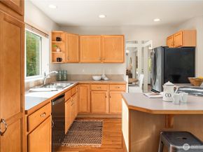 1052 S 264th Street, Des Moines WA 98198