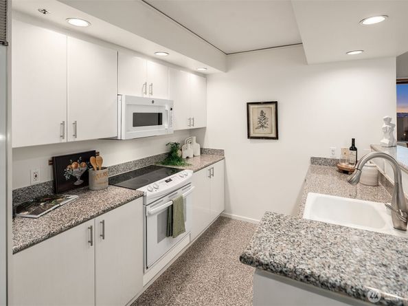 2000 1st Avenue 703, Seattle WA 98121