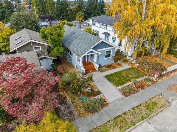 3845 45th Avenue SW, Seattle WA 98116