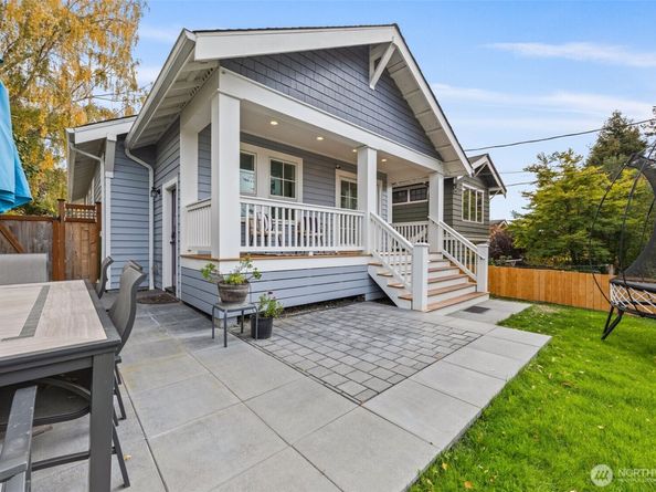 3845 45th Avenue SW, Seattle WA 98116
