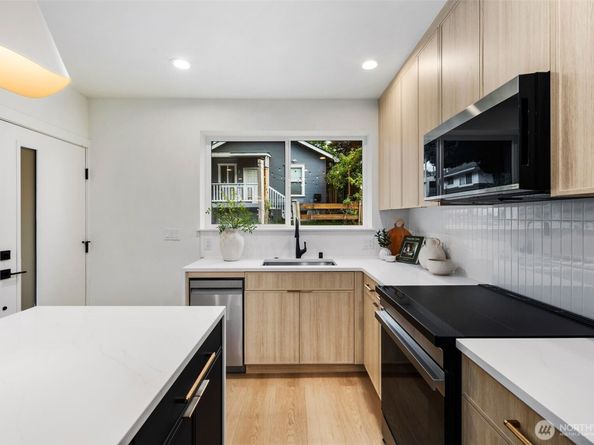 4525 S Orcas Street, Seattle WA 98118