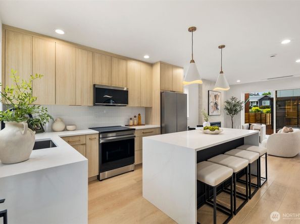 4525 S Orcas Street, Seattle WA 98118