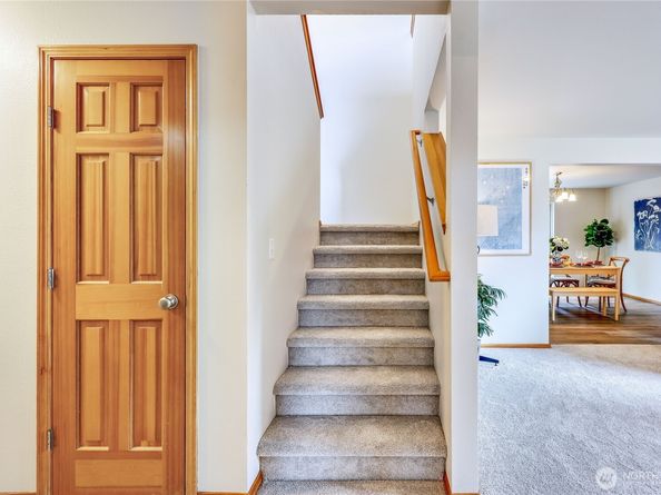 18546 10th Avenue NE, Poulsbo WA 98370