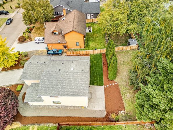 18546 10th Avenue NE, Poulsbo WA 98370