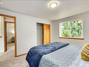 18546 10th Avenue NE, Poulsbo WA 98370