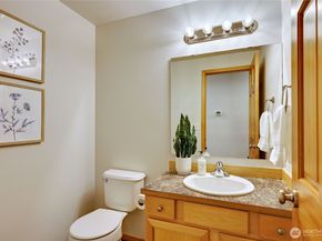 18546 10th Avenue NE, Poulsbo WA 98370