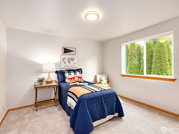 18546 10th Avenue NE, Poulsbo WA 98370