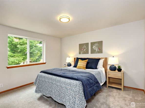 18546 10th Avenue NE, Poulsbo WA 98370