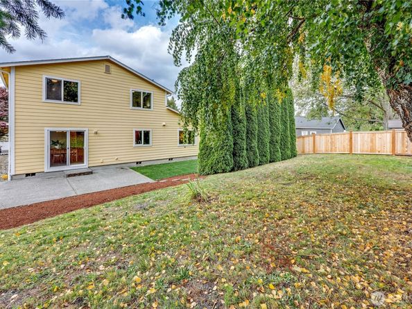 18546 10th Avenue NE, Poulsbo WA 98370