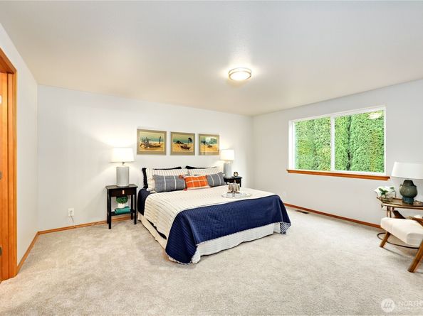 18546 10th Avenue NE, Poulsbo WA 98370