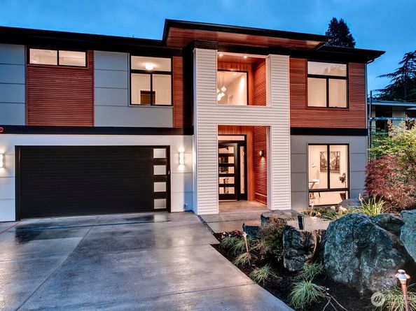 7002 93rd Avenue SE, Mercer Island WA 98040