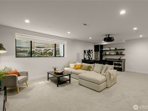 7002 93rd Avenue SE, Mercer Island WA 98040