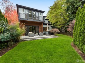 7002 93rd Avenue SE, Mercer Island WA 98040