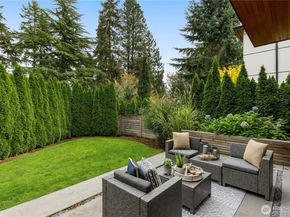 7002 93rd Avenue SE, Mercer Island WA 98040