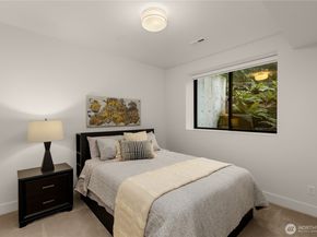 7002 93rd Avenue SE, Mercer Island WA 98040