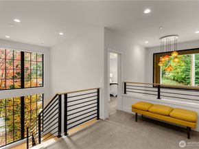 7002 93rd Avenue SE, Mercer Island WA 98040