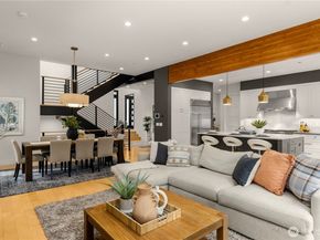 7002 93rd Avenue SE, Mercer Island WA 98040