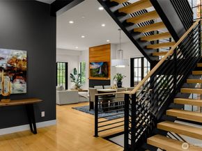 7002 93rd Avenue SE, Mercer Island WA 98040