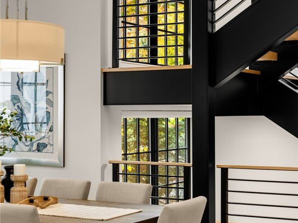 7002 93rd Avenue SE, Mercer Island WA 98040