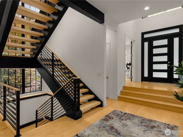 7002 93rd Avenue SE, Mercer Island WA 98040