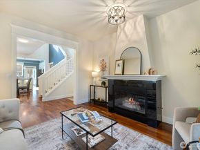 18247 NE 96th Way 101, Redmond WA 98052