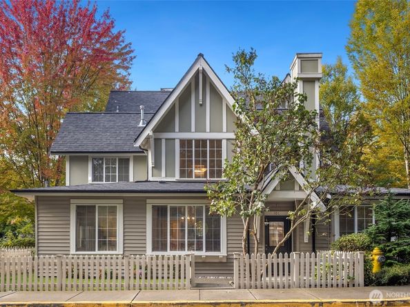 18247 NE 96th Way 101, Redmond WA 98052