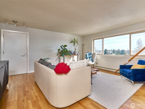 812 N 42nd Street 301, Seattle WA 98103
