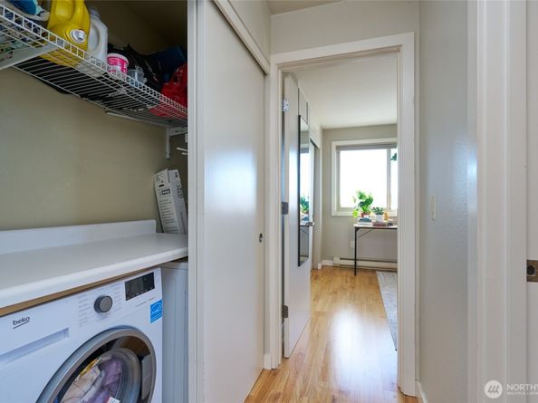 812 N 42nd Street 301, Seattle WA 98103