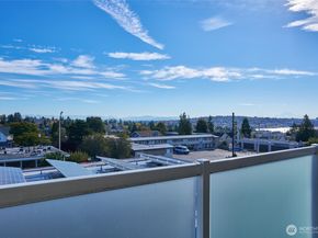 812 N 42nd Street 301, Seattle WA 98103