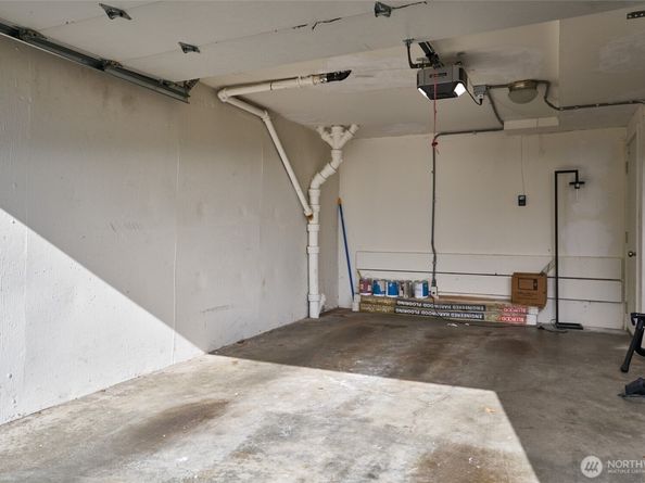 812 N 42nd Street 301, Seattle WA 98103