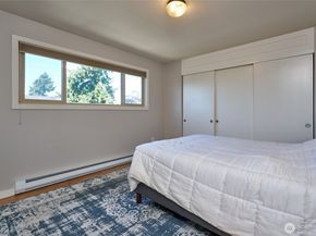 812 N 42nd Street 301, Seattle WA 98103