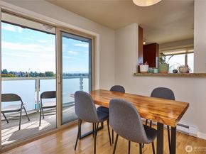 812 N 42nd Street 301, Seattle WA 98103