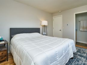 812 N 42nd Street 301, Seattle WA 98103