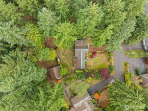 17025 32nd Avenue NE, Lake Forest Park WA 98155