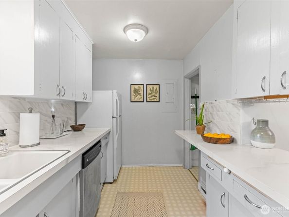 17025 32nd Avenue NE, Lake Forest Park WA 98155