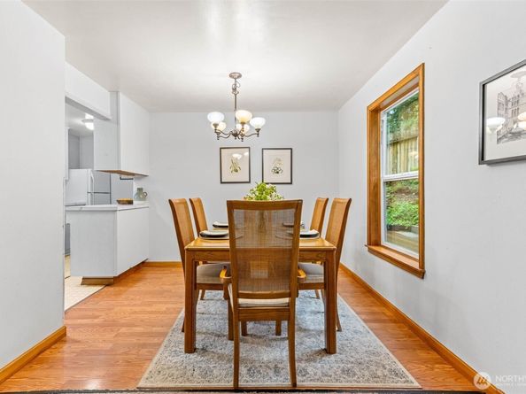 17025 32nd Avenue NE, Lake Forest Park WA 98155
