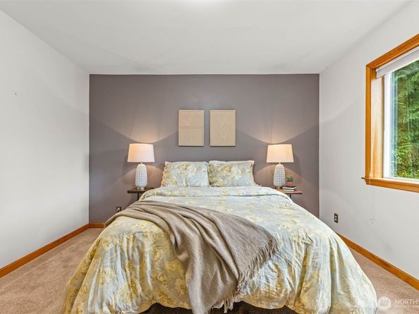17025 32nd Avenue NE, Lake Forest Park WA 98155