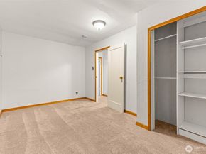 17025 32nd Avenue NE, Lake Forest Park WA 98155