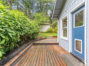 17025 32nd Avenue NE, Lake Forest Park WA 98155