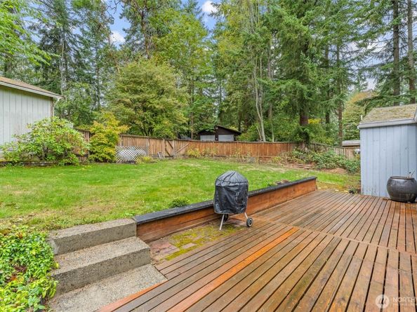 17025 32nd Avenue NE, Lake Forest Park WA 98155