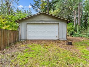 17025 32nd Avenue NE, Lake Forest Park WA 98155