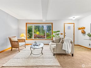 17025 32nd Avenue NE, Lake Forest Park WA 98155