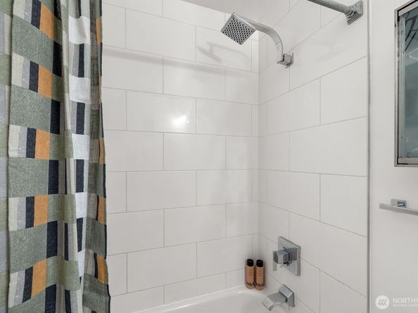 120 NW 39th Street 106, Seattle WA 98107