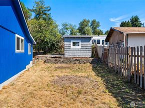 2740 Callahan Drive, Bremerton WA 98310