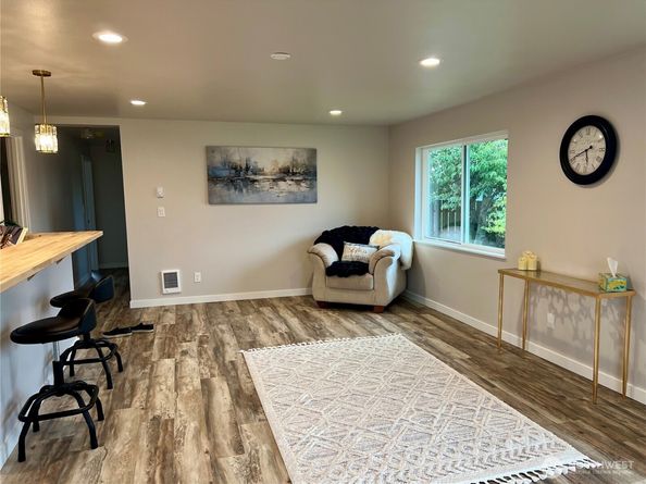 2740 Callahan Drive, Bremerton WA 98310