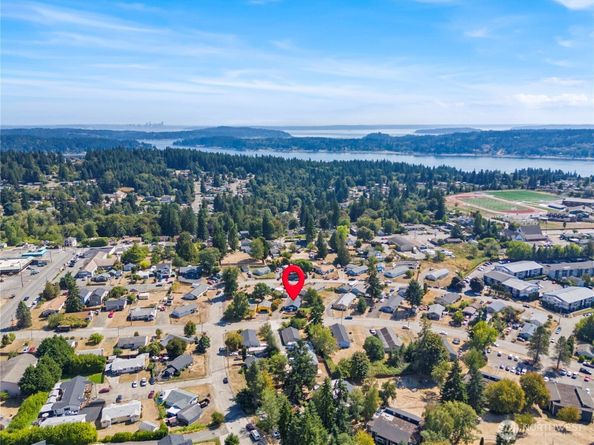 2740 Callahan Drive, Bremerton WA 98310