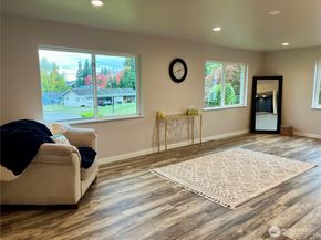 2740 Callahan Drive, Bremerton WA 98310