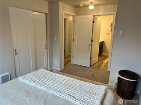 2740 Callahan Drive, Bremerton WA 98310
